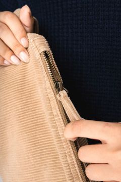 Ausgewaschene kleine Tasche aus Kord, Foto 3
